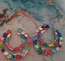 Load image into Gallery viewer, &quot;Dare to be Different&quot; earrings
