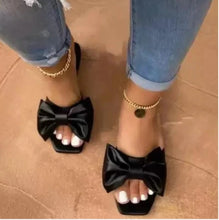Load image into Gallery viewer, &quot;Bow Flats&quot;
