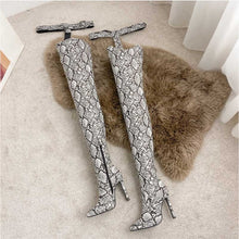 Load image into Gallery viewer, &quot;Saddle up&quot; knee high boots
